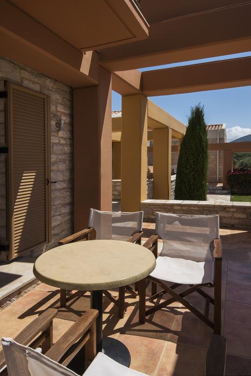 Enastron Villas キパリシア エクステリア 写真