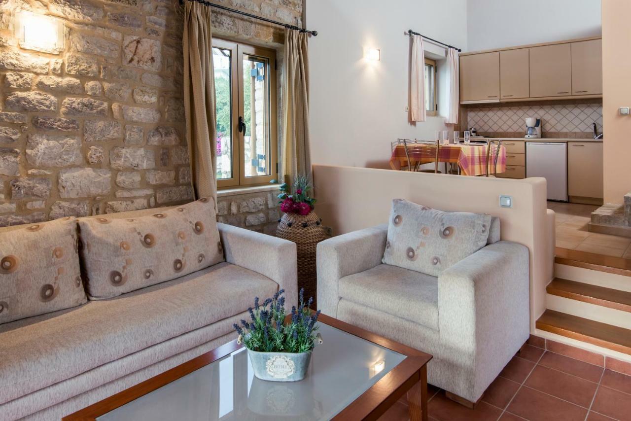 Enastron Villas キパリシア エクステリア 写真