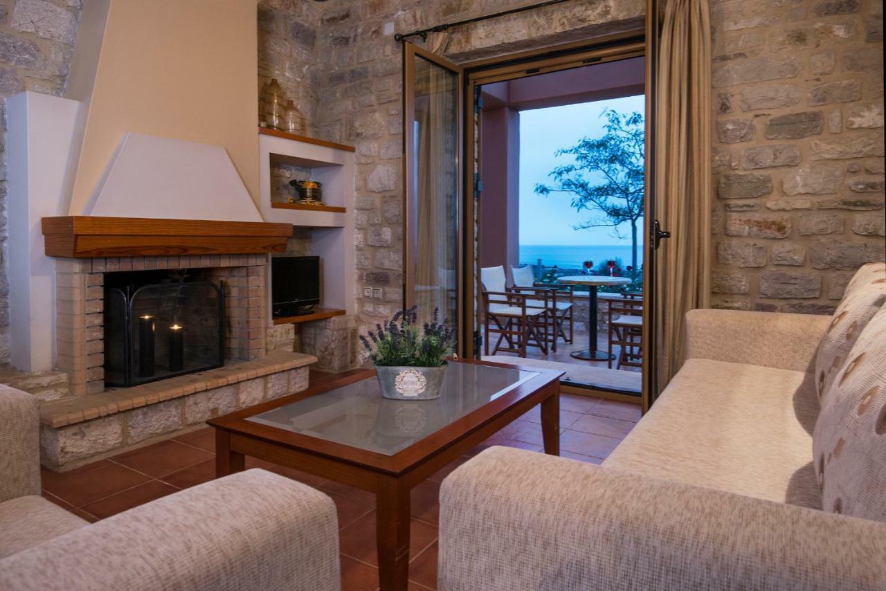 Enastron Villas キパリシア エクステリア 写真