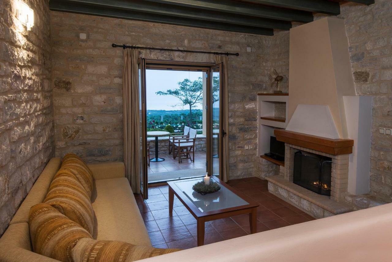 Enastron Villas キパリシア エクステリア 写真