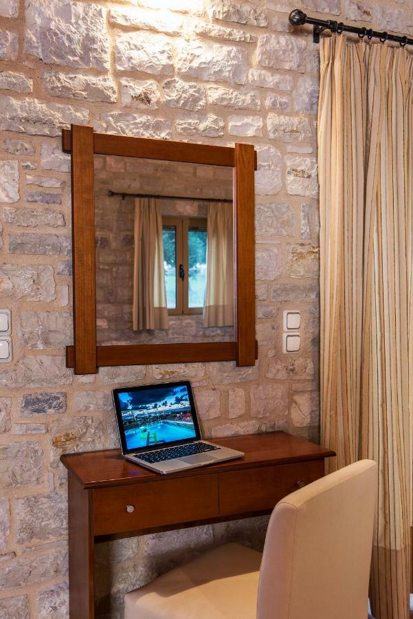 Enastron Villas キパリシア エクステリア 写真
