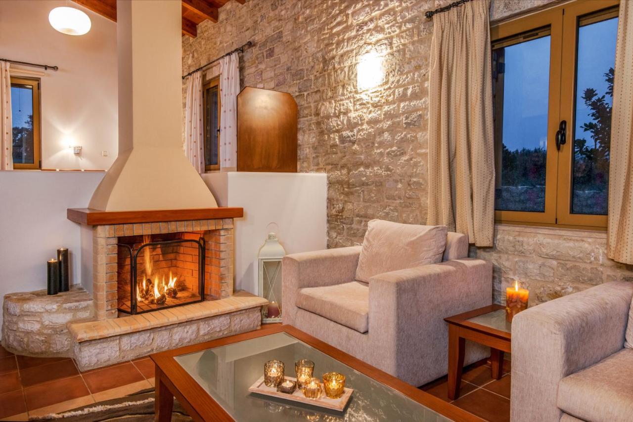 Enastron Villas キパリシア エクステリア 写真